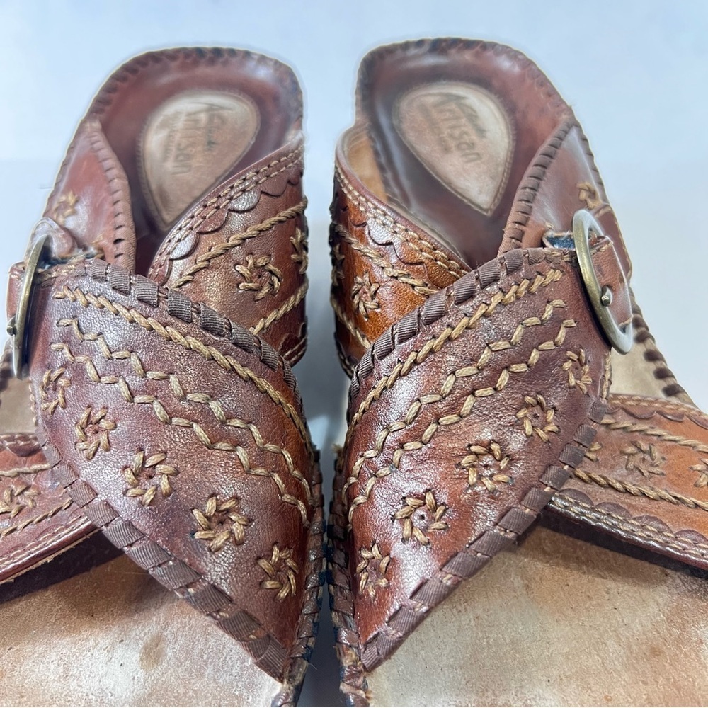 Clarks Artisan Brown Leather Wedge Sandals Sz 6 1/2 M Criss-Cross Straps Buckle - Picture 2 of 11